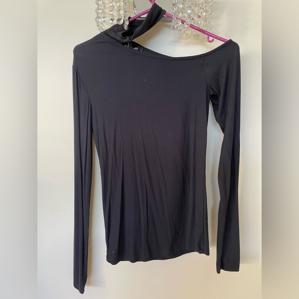 BCBGMaxAzria Black mock neck Long Sleeve Off-Shoulder Tee